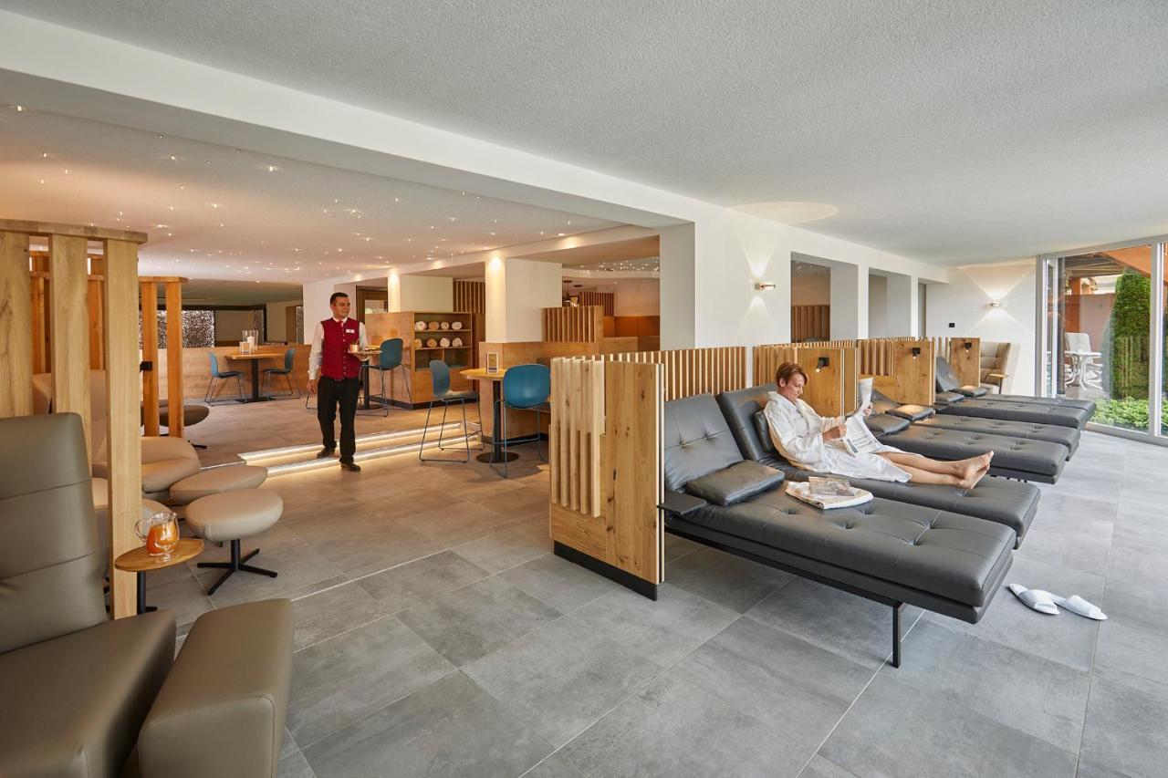 Erfurths Bergfried Ferien & Wellnesshotel Hinterzarten Exteriör bild