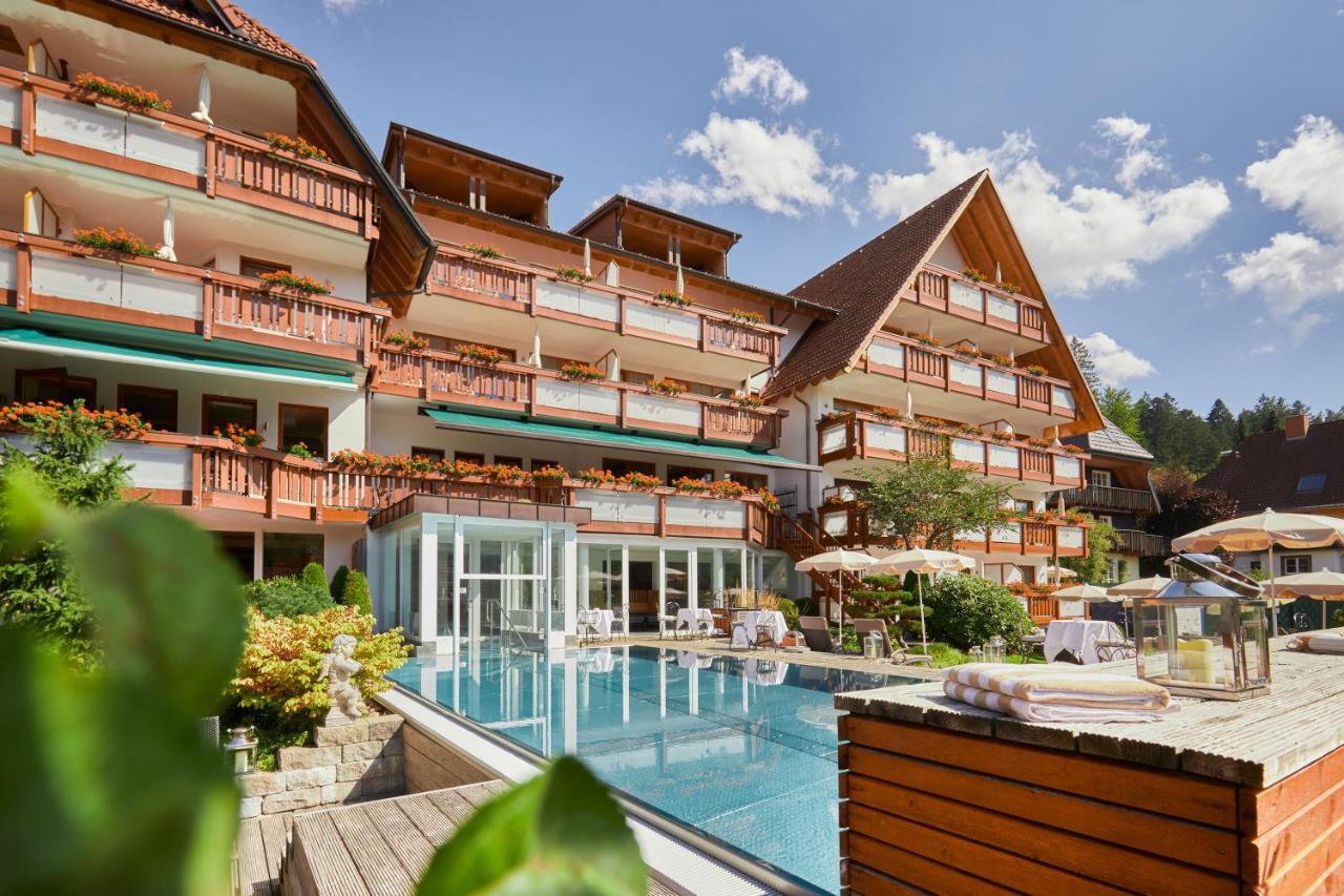 Erfurths Bergfried Ferien & Wellnesshotel Hinterzarten Exteriör bild